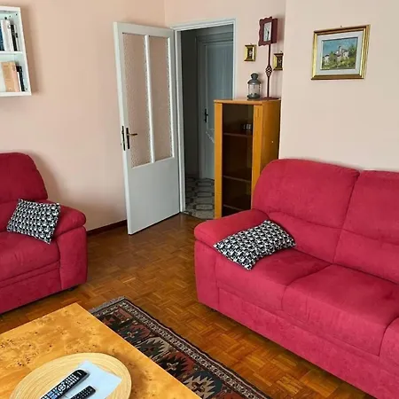 Annetta Mit Sicht Auf Und Berge By Interhome *